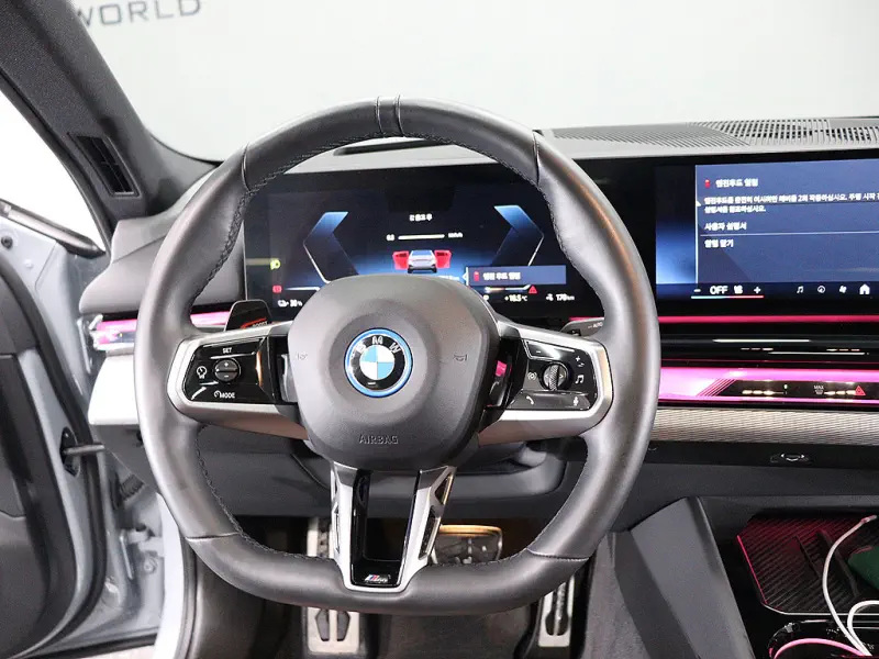 BMW i5