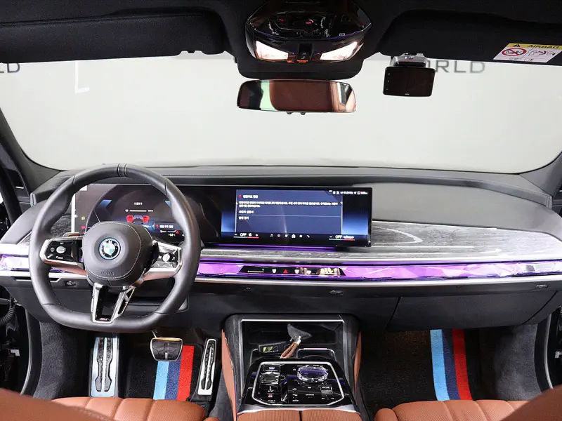 BMW i7