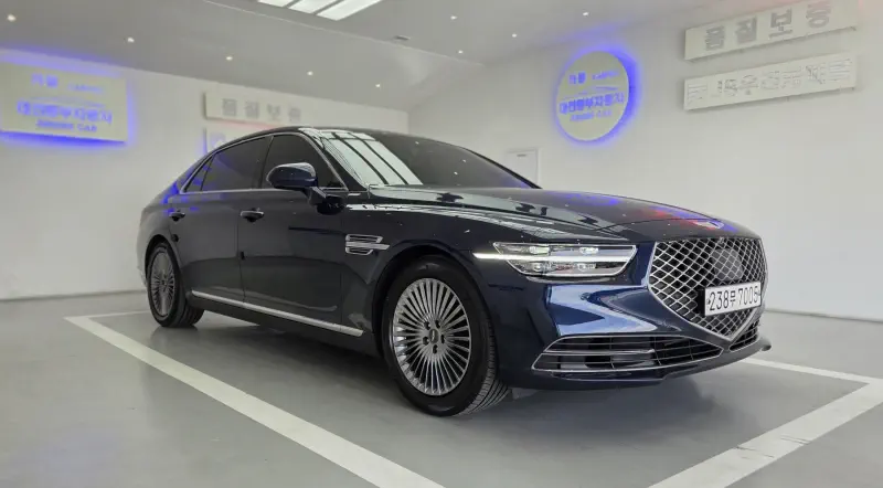 Genesis G90