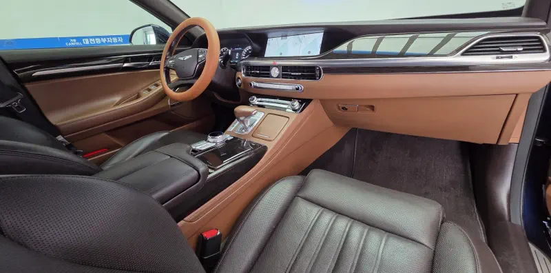 Genesis G90