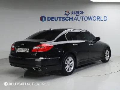 Hyundai Genesis