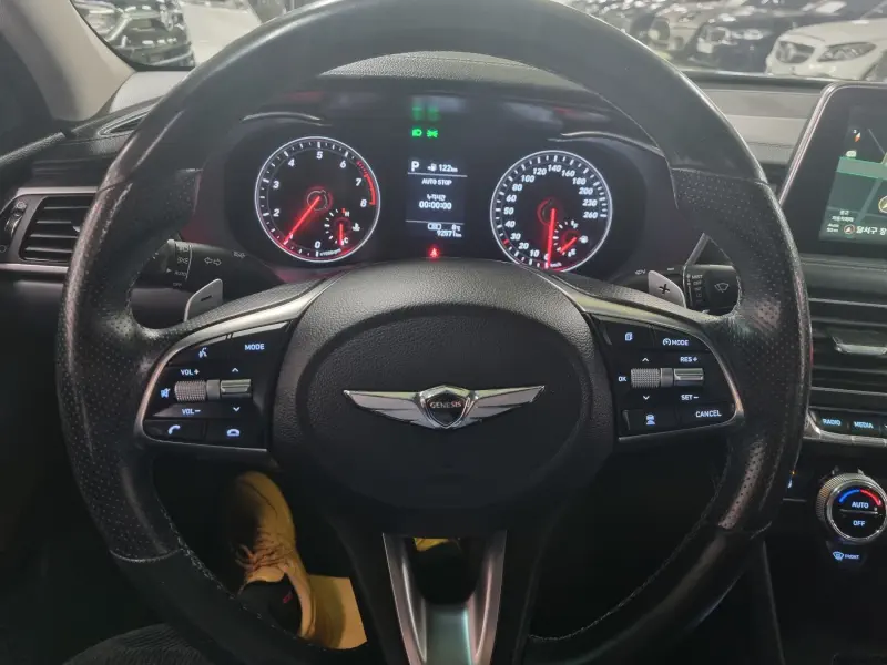 Genesis G70