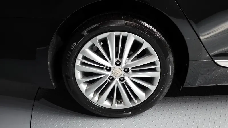 Hyundai Aslan