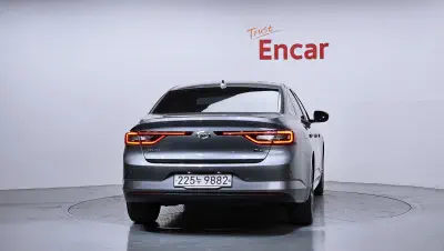 Renault SM6