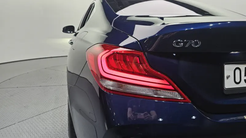 Genesis G70