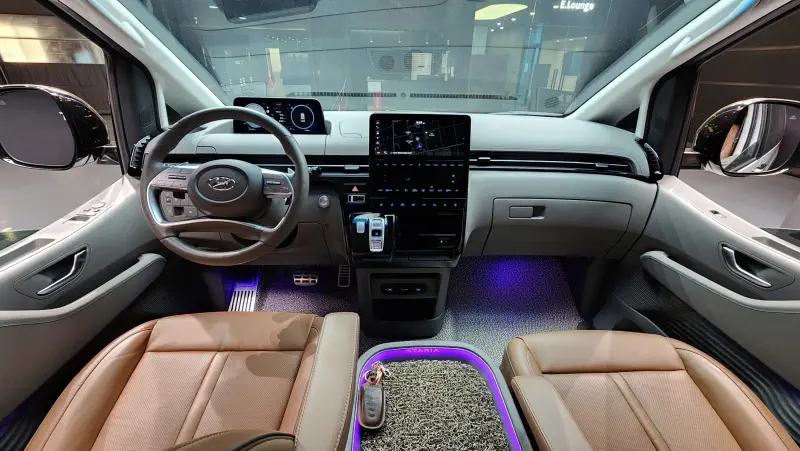 Hyundai Staria