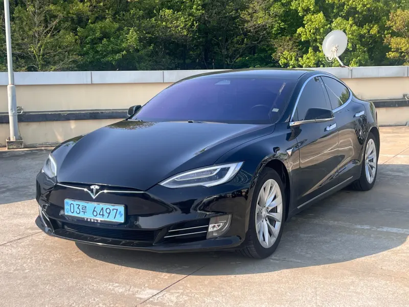 Tesla MODEL S