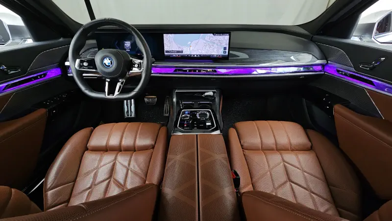 BMW i7