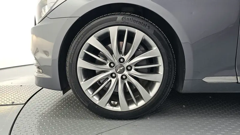 Hyundai Genesis