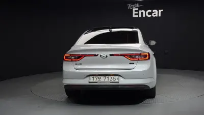 Renault SM6