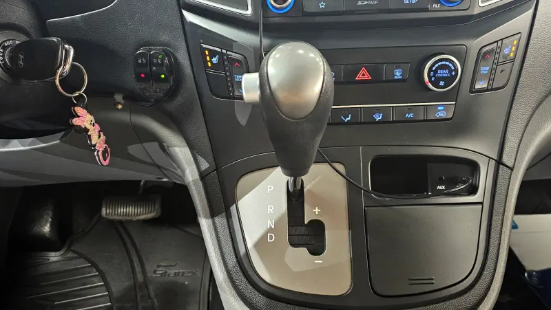 Hyundai Grand Starex