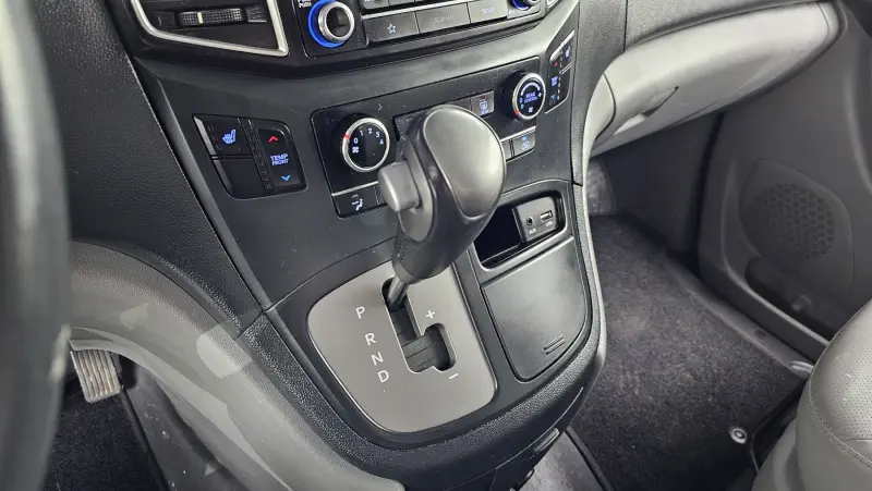 Hyundai Grand Starex