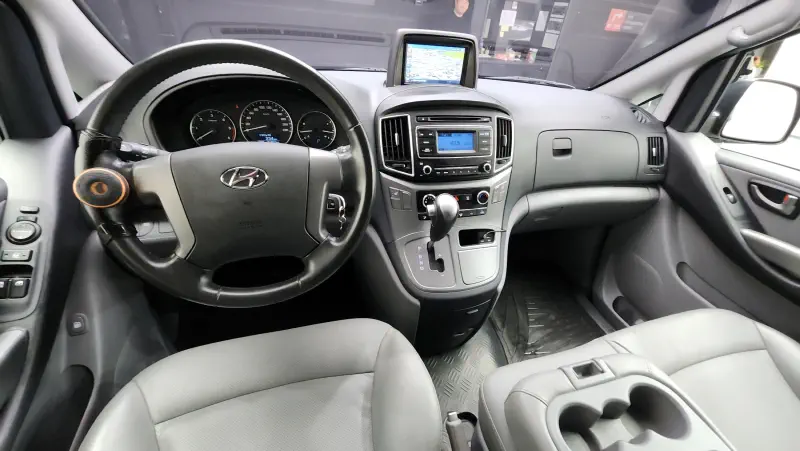 Hyundai Grand Starex