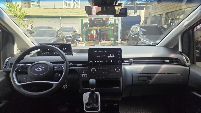 Hyundai Staria