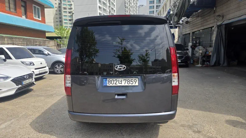 Hyundai Staria
