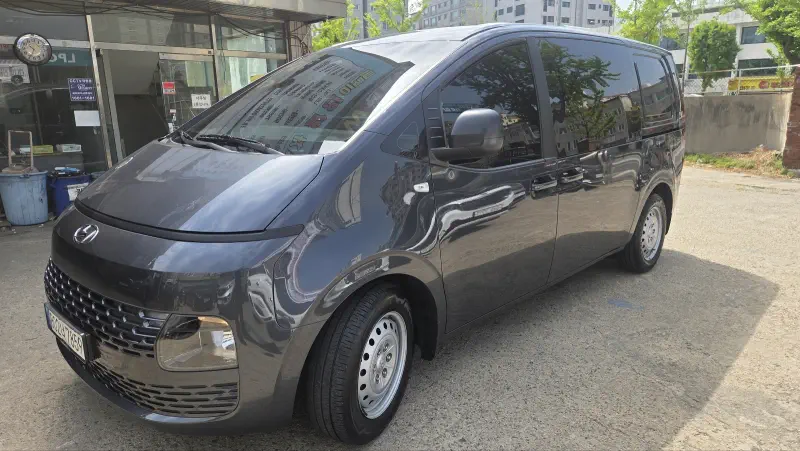 Hyundai Staria