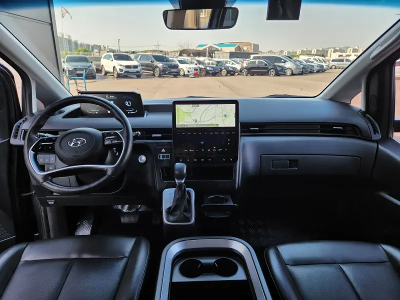Hyundai Staria