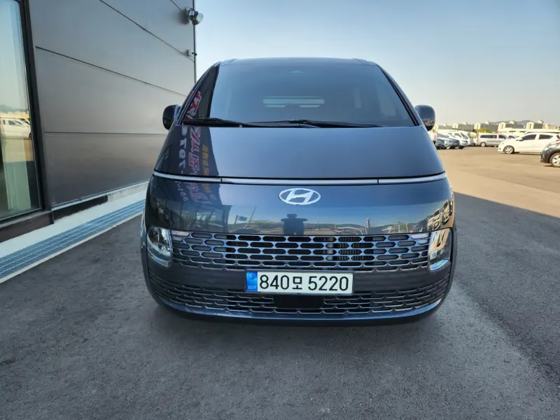 Hyundai Staria