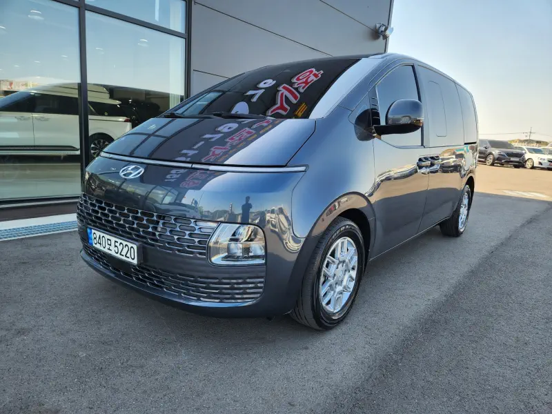 Hyundai Staria