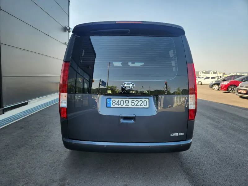 Hyundai Staria