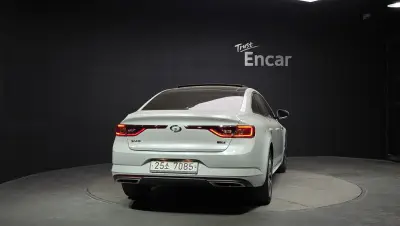 Renault SM6