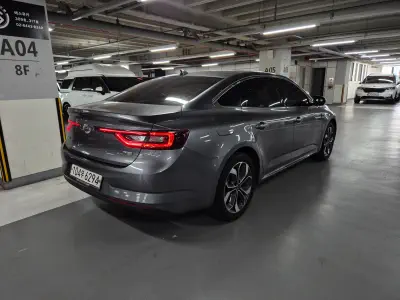 Renault SM6