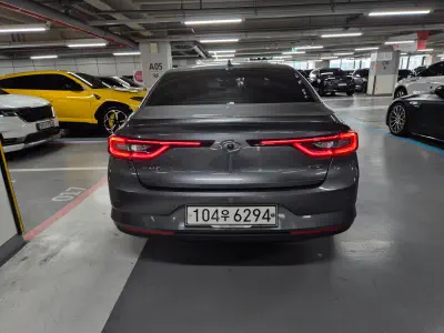 Renault SM6