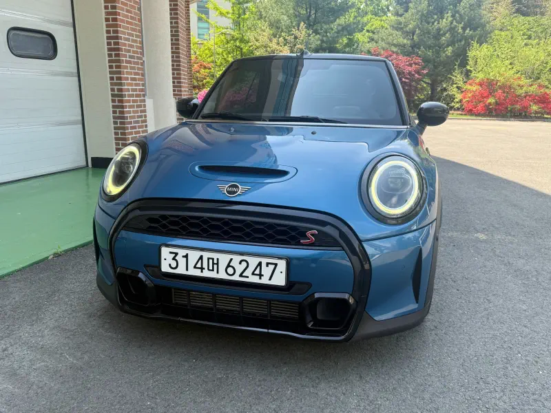 MINI Cooper Convertible