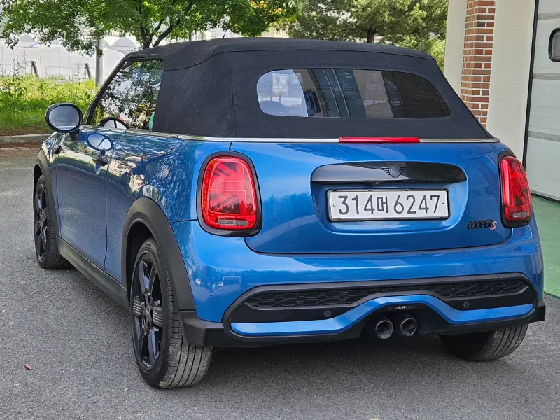 MINI Cooper Convertible