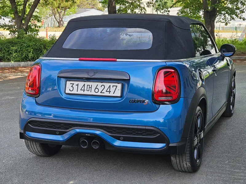 MINI Cooper Convertible