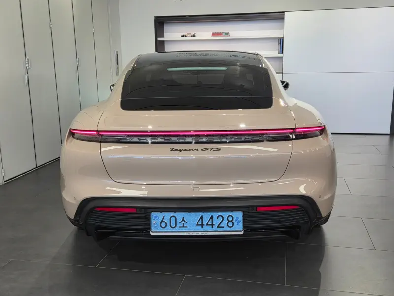 Porsche Taycan