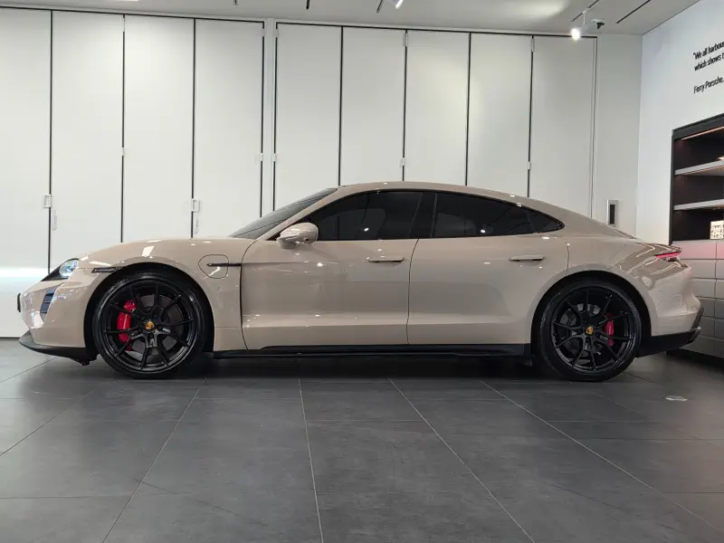 Porsche Taycan