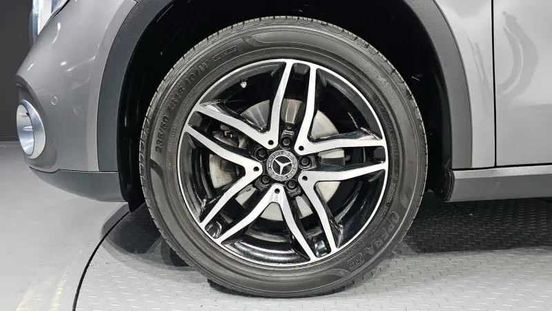 Mercedes-Benz GLA-Class