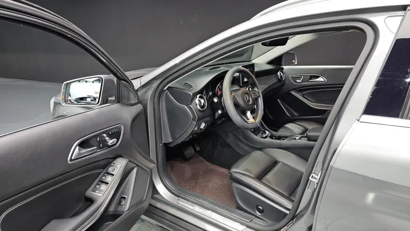 Mercedes-Benz GLA-Class