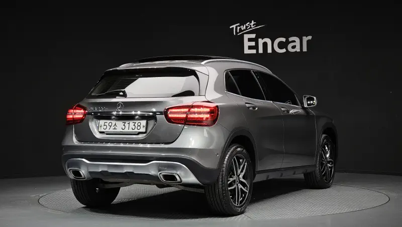 Mercedes-Benz GLA-Class