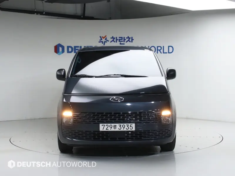 Hyundai Staria