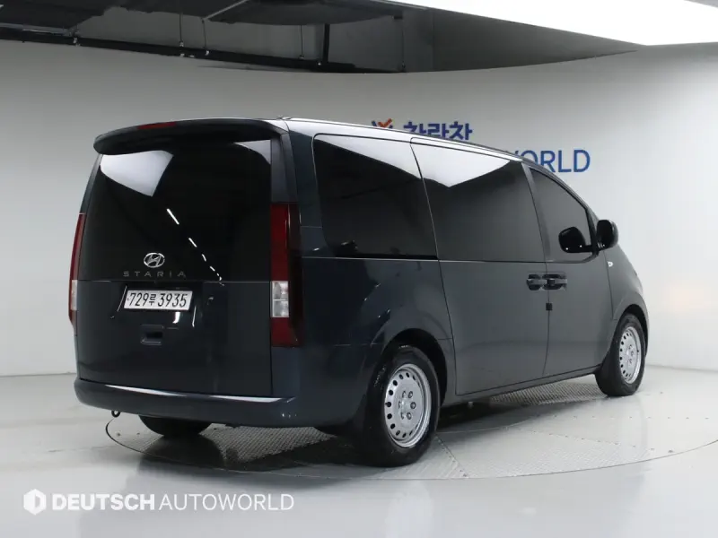 Hyundai Staria