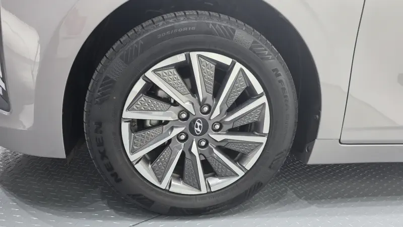 Hyundai Ioniq