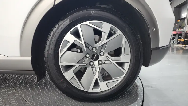 Genesis GV60