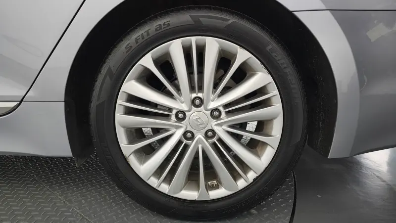 Hyundai Aslan