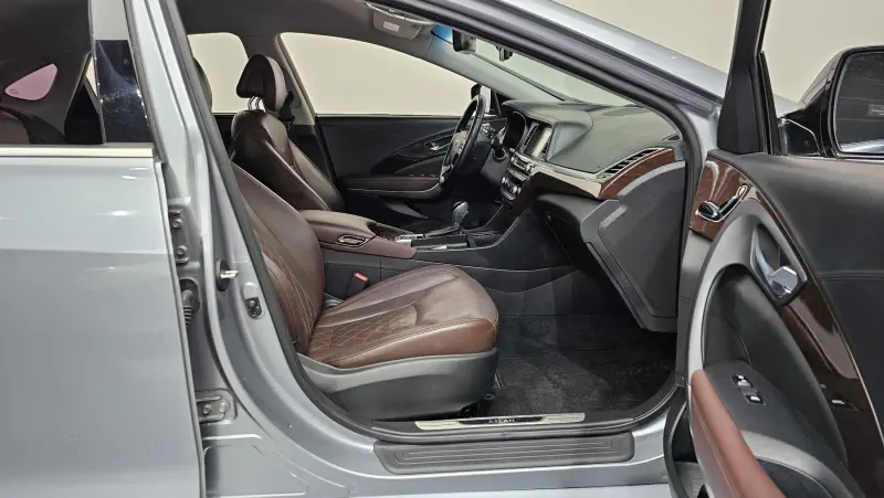 Hyundai Aslan