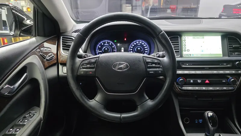 Hyundai Aslan