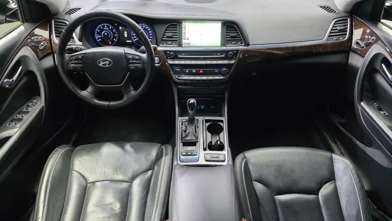 Hyundai Aslan