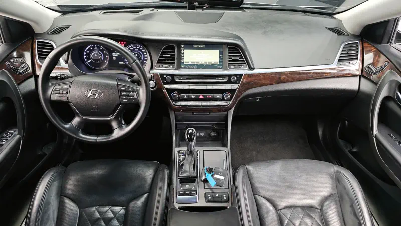 Hyundai Aslan