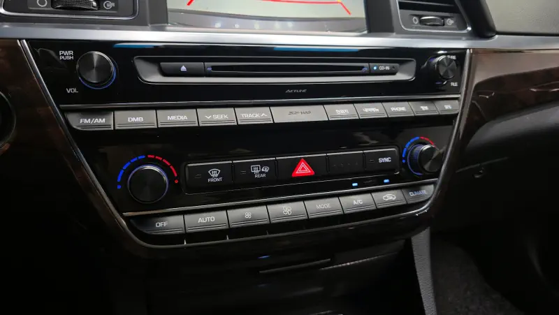 Hyundai Aslan