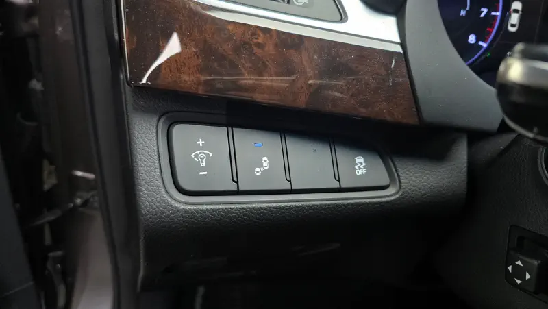 Hyundai Aslan
