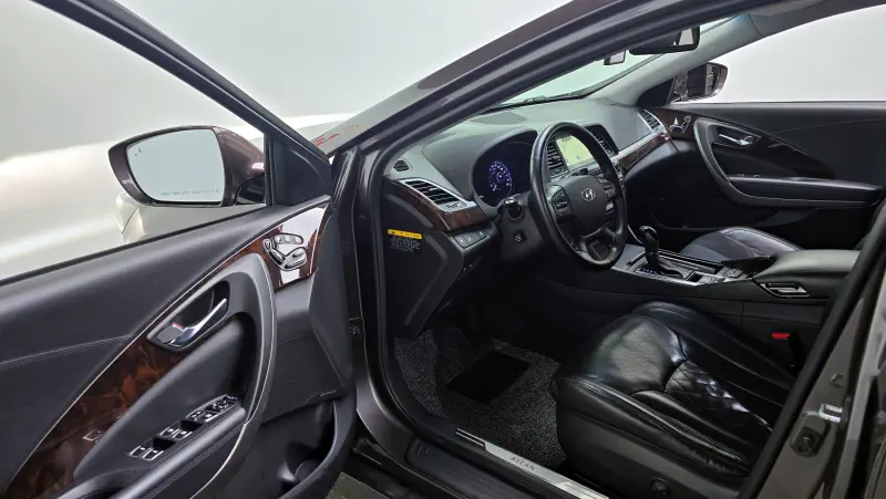 Hyundai Aslan