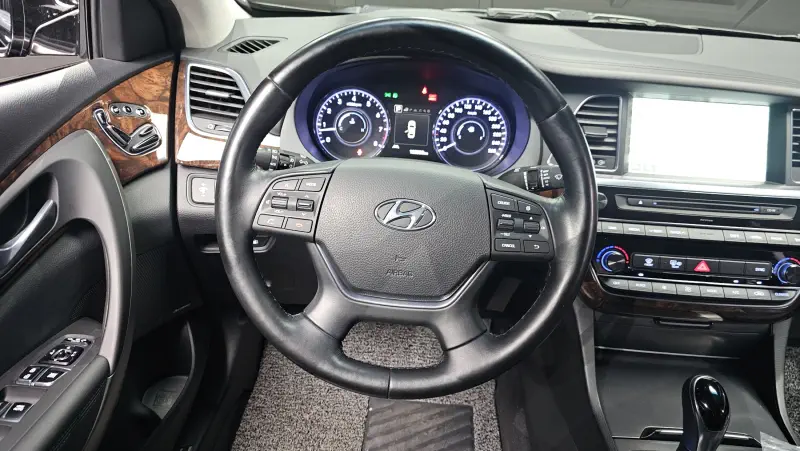 Hyundai Aslan