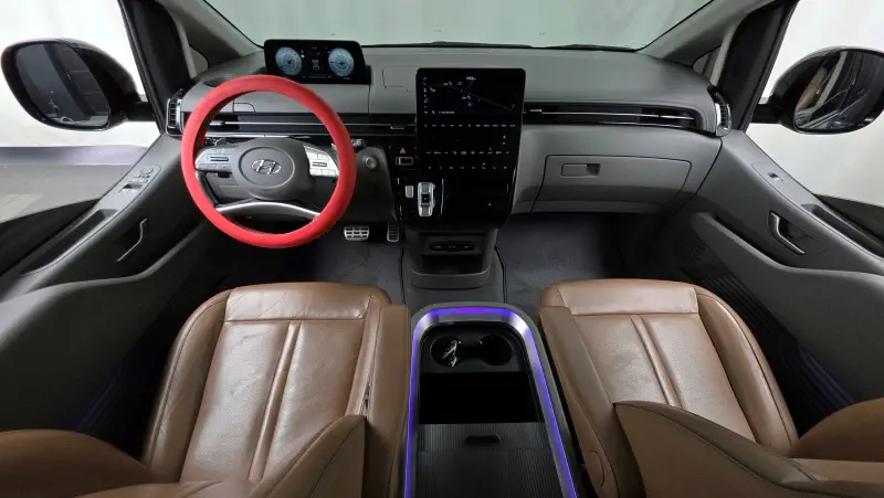 Hyundai Staria