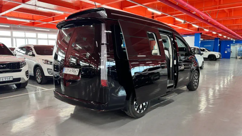 Hyundai Staria